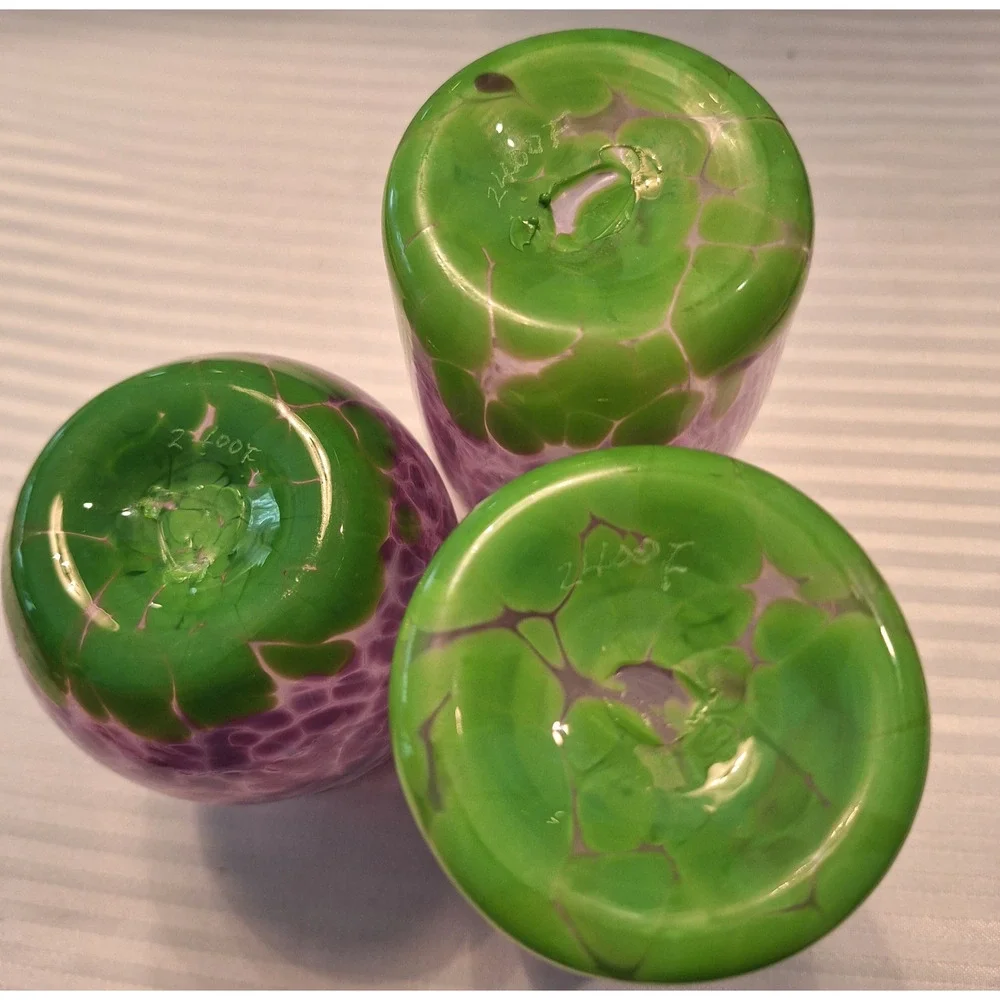 2400 Fahrenheit Art Glass Studio this beautiful